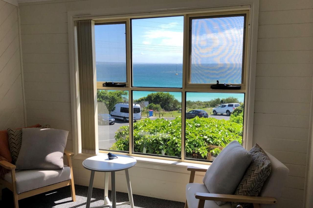 Binalong Beach Cottage Beachfront At Bay Of Fires Next To Restaurant Binalong Bay Exterior foto