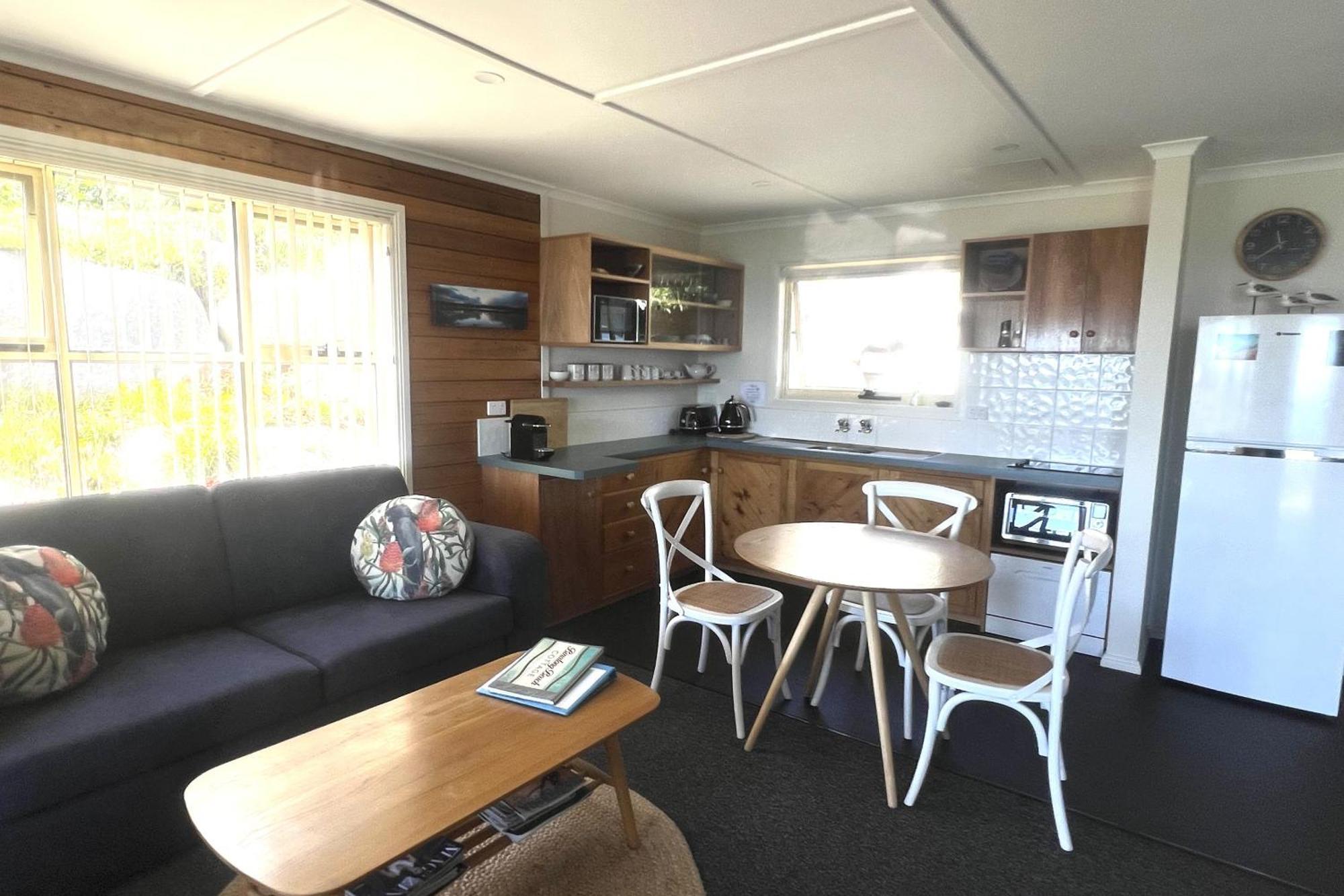 Binalong Beach Cottage Beachfront At Bay Of Fires Next To Restaurant Binalong Bay Exterior foto